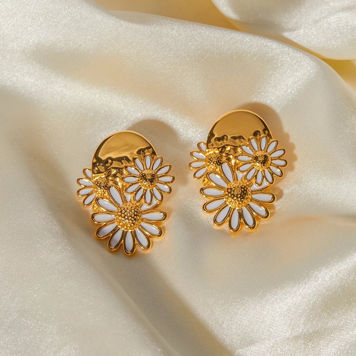 18k Trio Daisy Floral Earrings - Veinci
