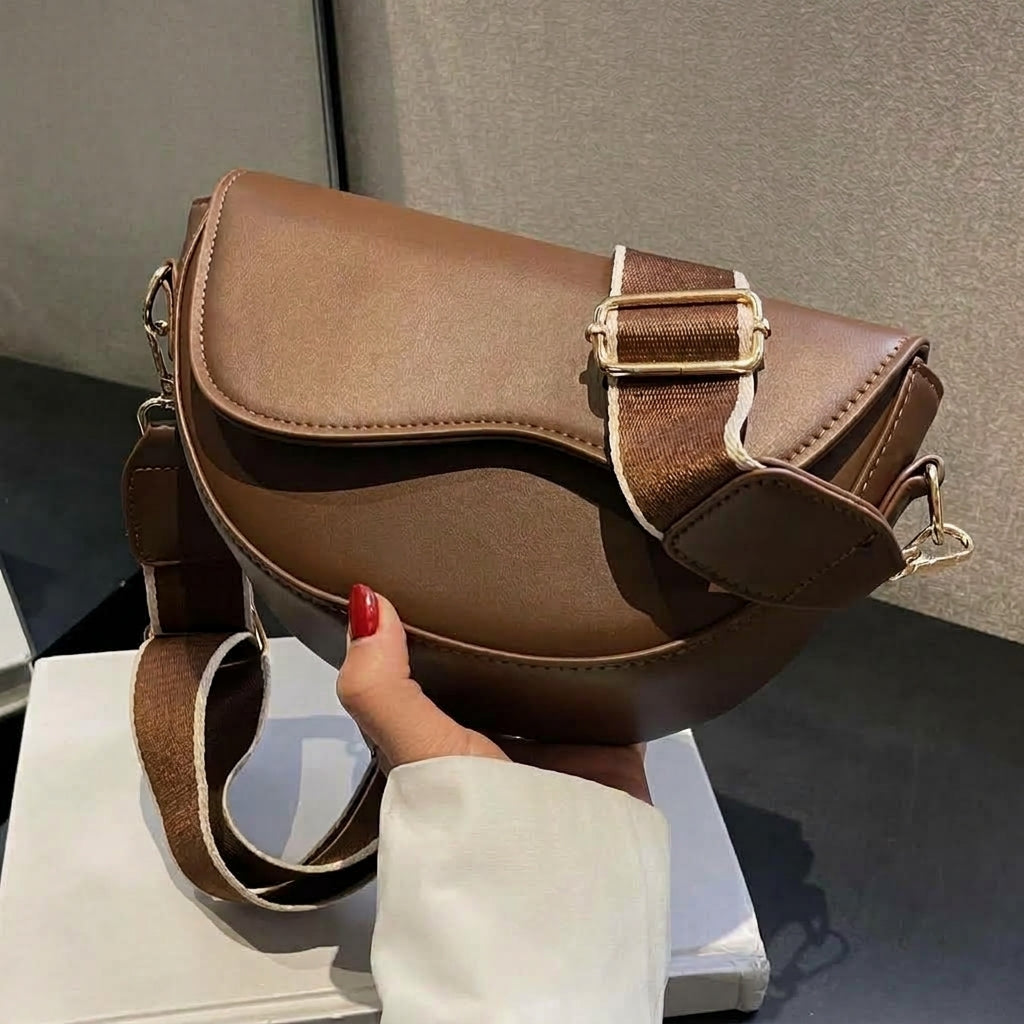 Everyday Wide Strap Saddle Bag