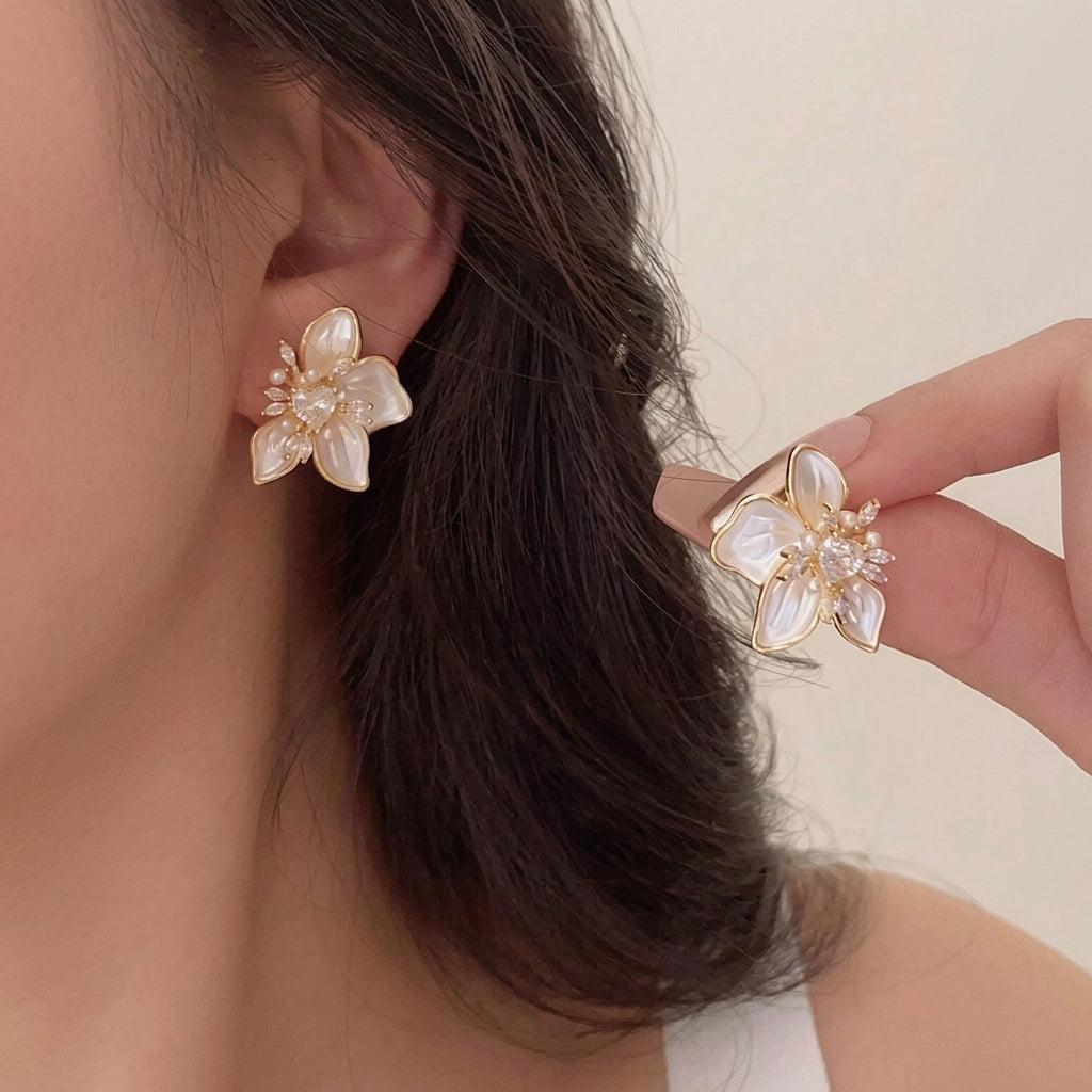 Elegant Heart Floral Pearl Earrings