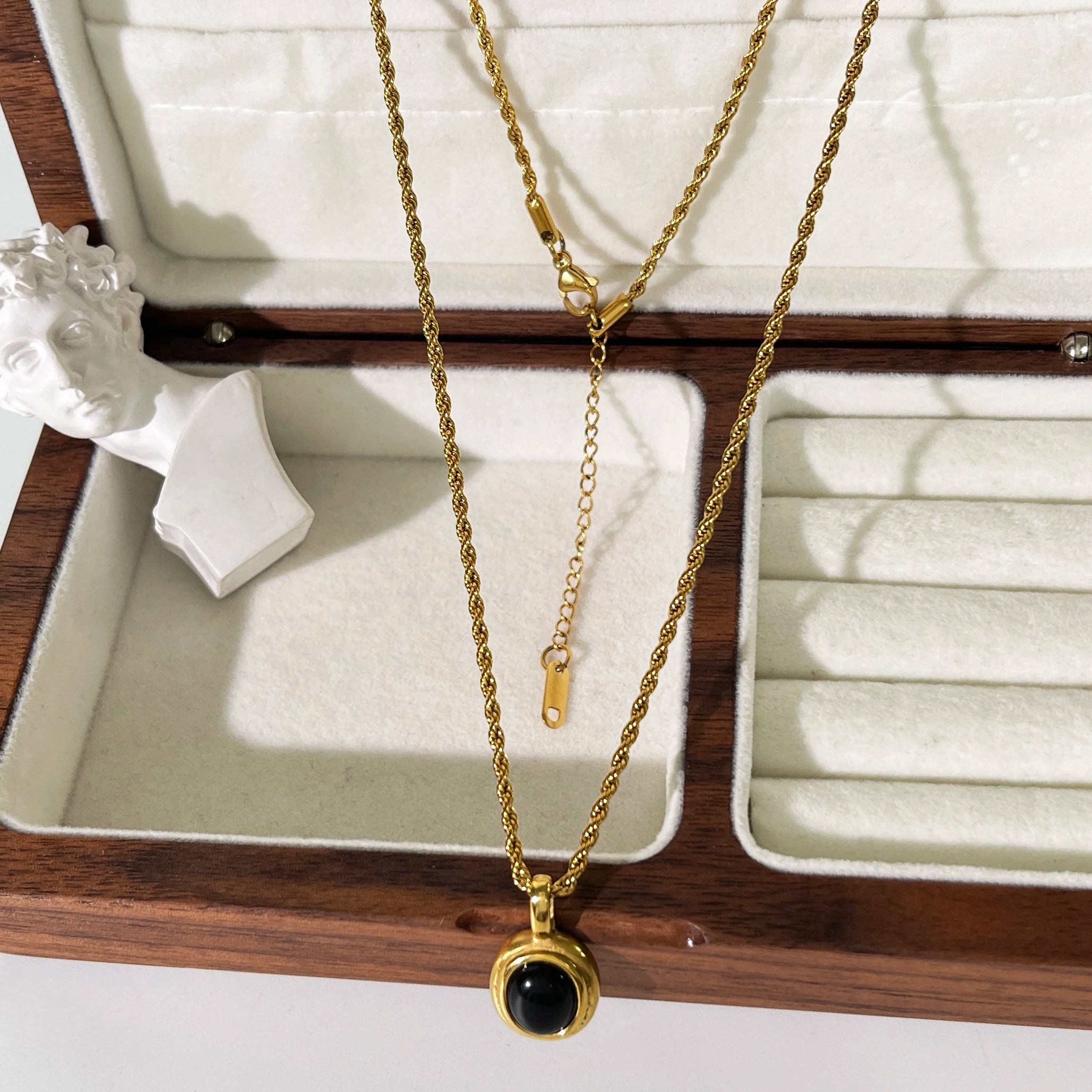 18k Classy Vintage Inspired Oval Gem Stone Necklace