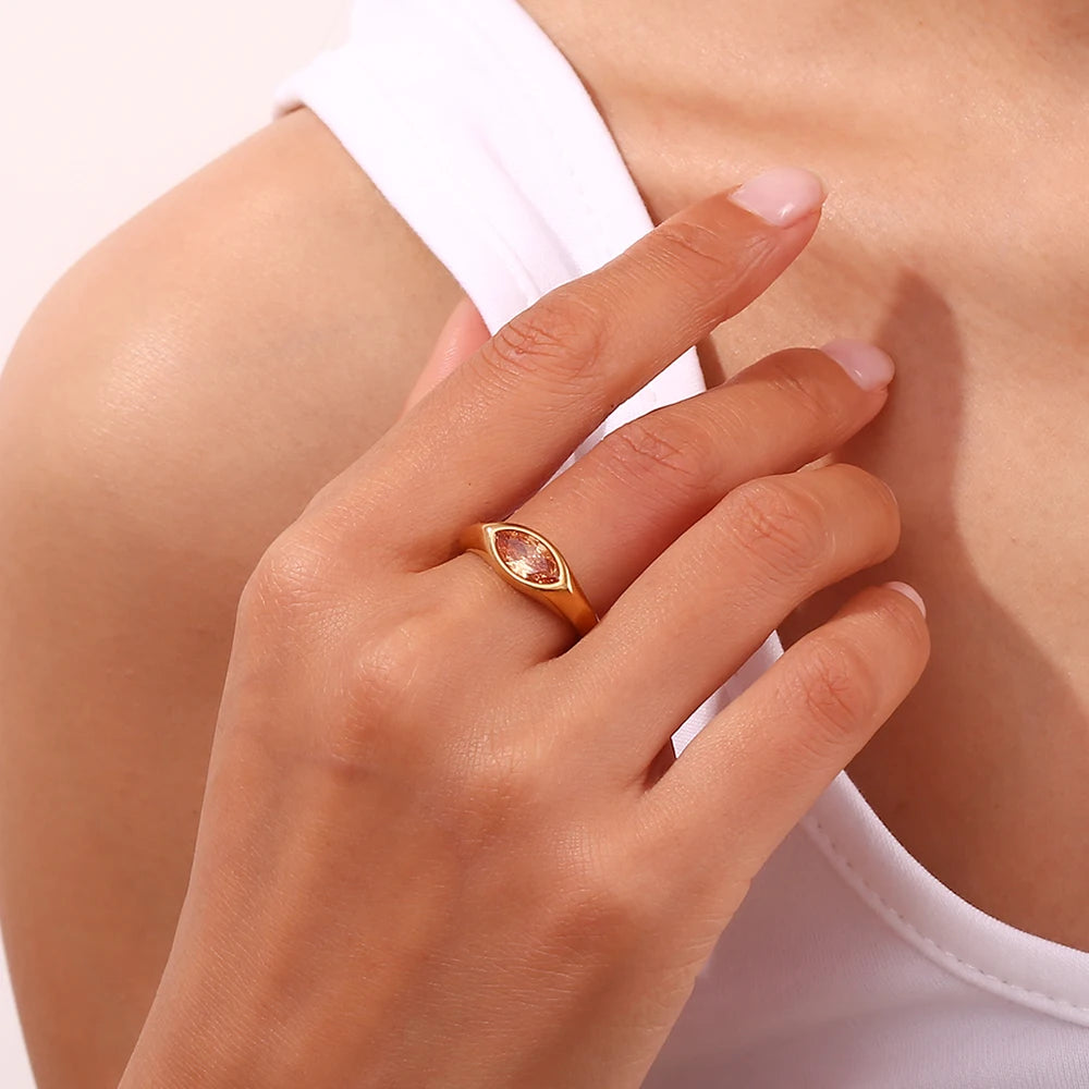 18k Oval Diamond Cut Ring