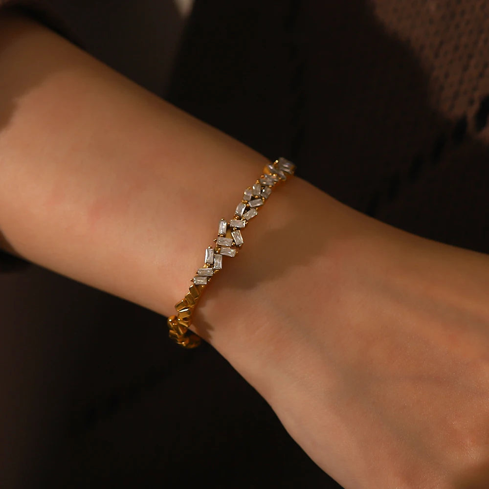 18k Scattered Diamonds Bangle Bracelet