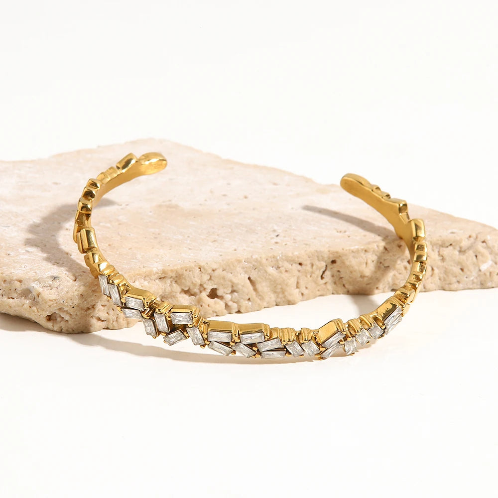 18k Scattered Diamonds Bangle Bracelet