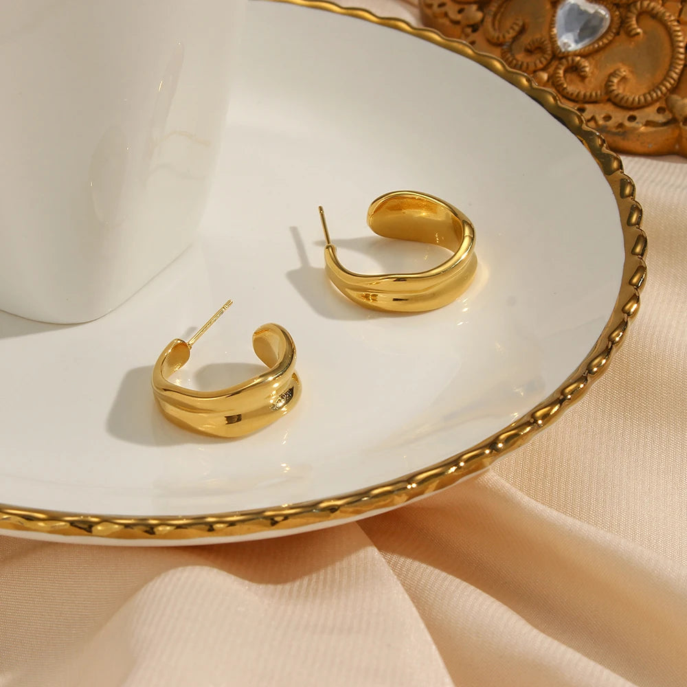 Minimal Textured Crevice Earrings