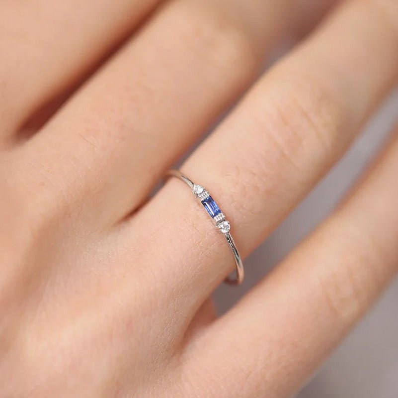 Dainty & Baguette Diamond Ring - Veinci