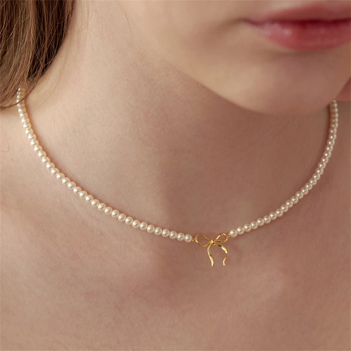 Dainty Beaded Pearl Bow Feminine Choker Necklace - Veinci