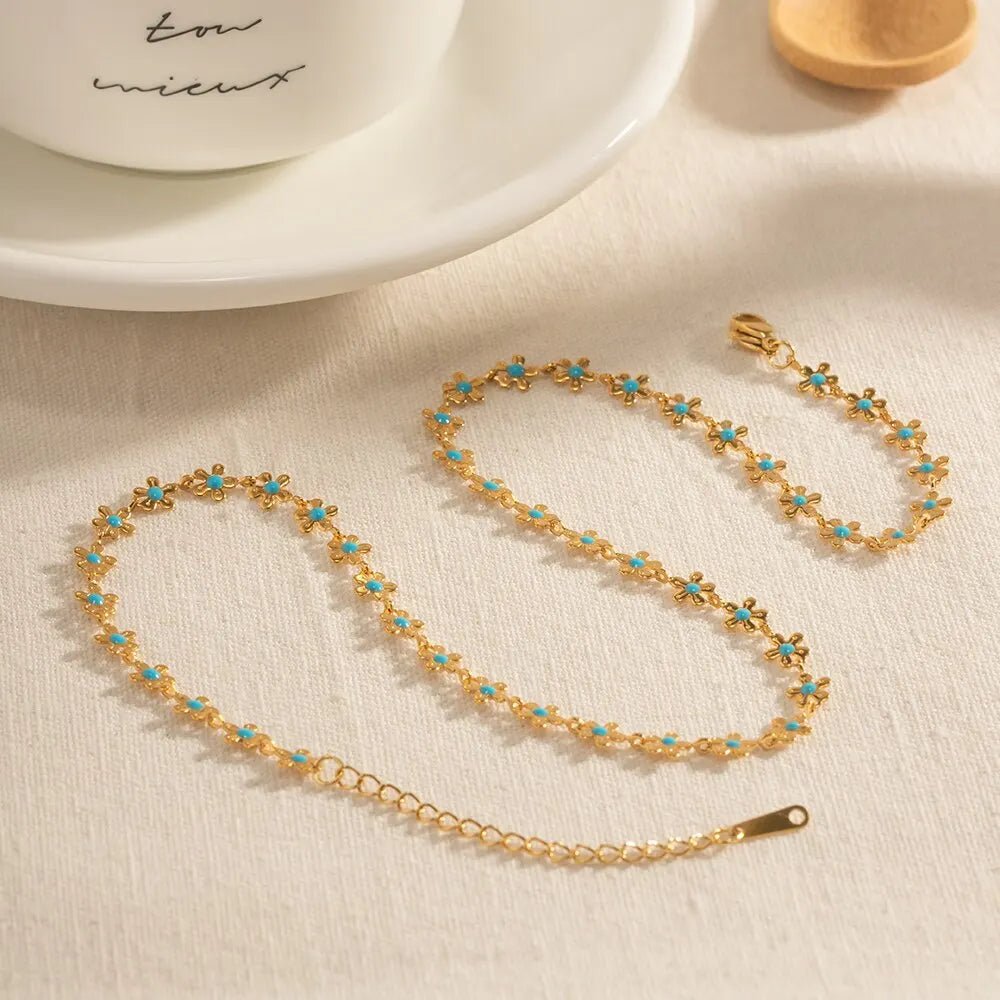 Dainty Blue Floral Necklace - Veinci