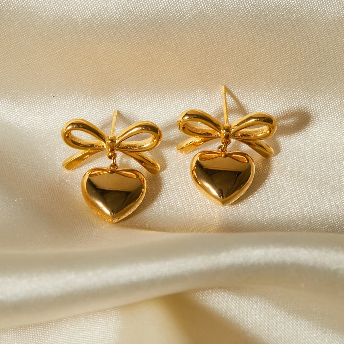 Dainty Bow Heart Earrings - Veinci