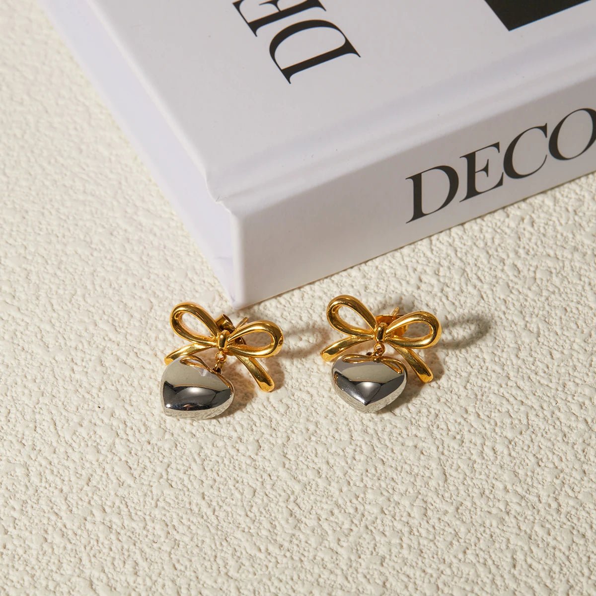 Dainty Bow Heart Earrings - Veinci