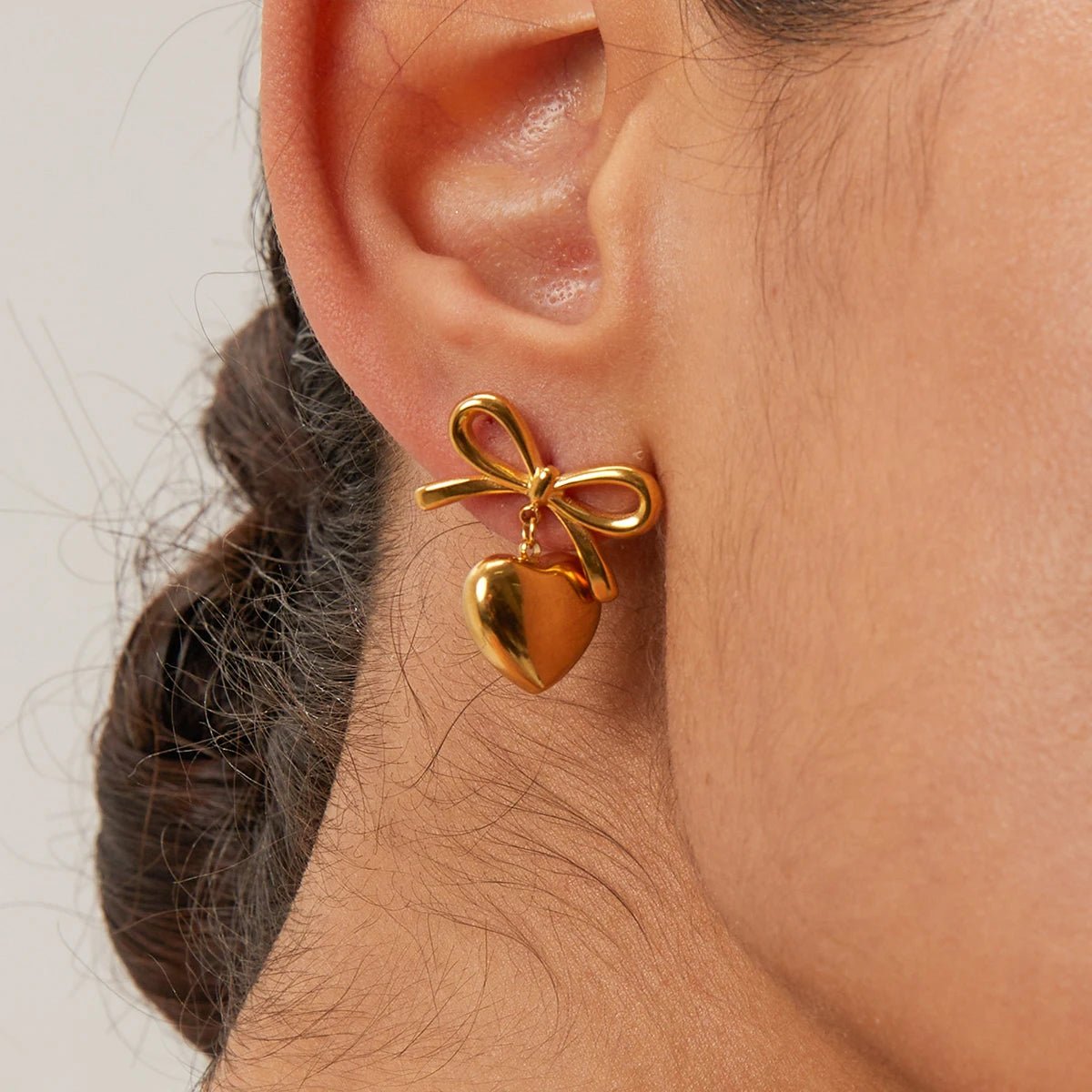 Dainty Bow Heart Earrings - Veinci