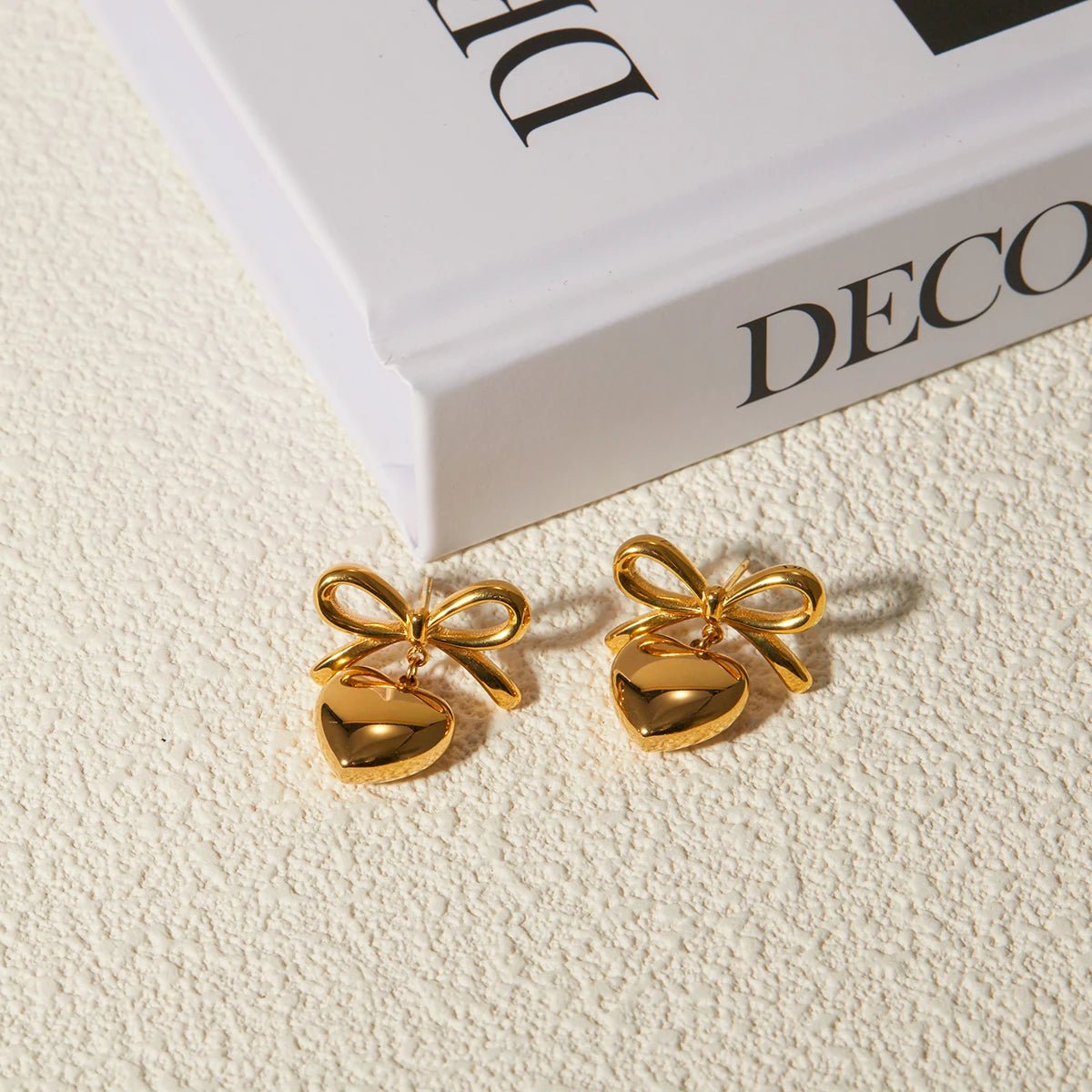 Dainty Bow Heart Earrings - Veinci