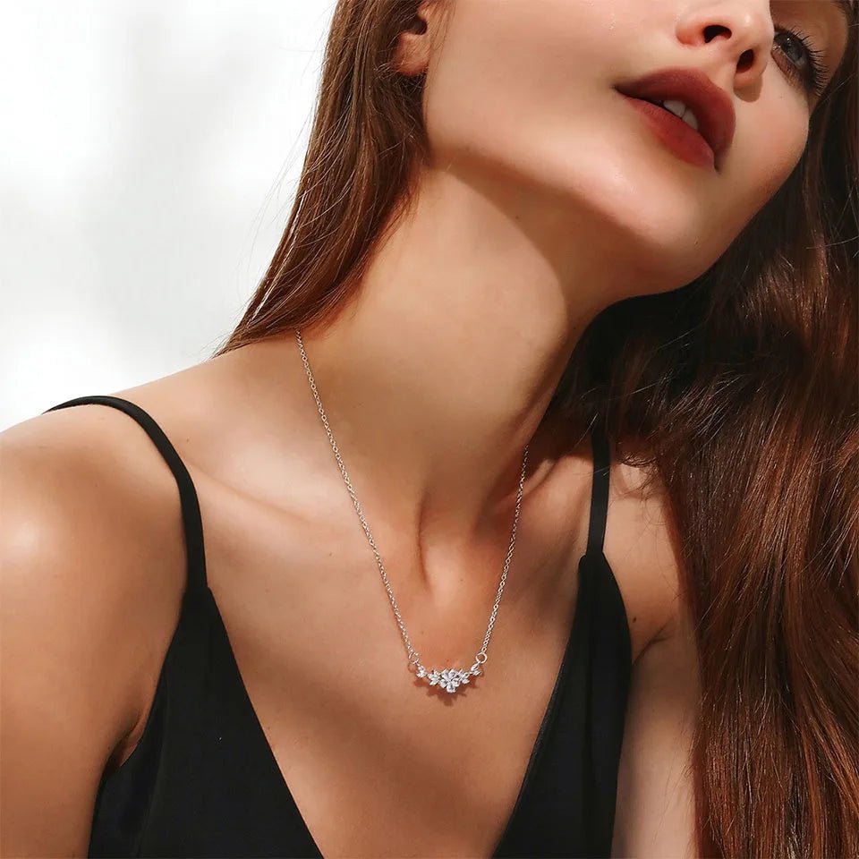 Dainty Diamond Floral Petals Necklace - Veinci