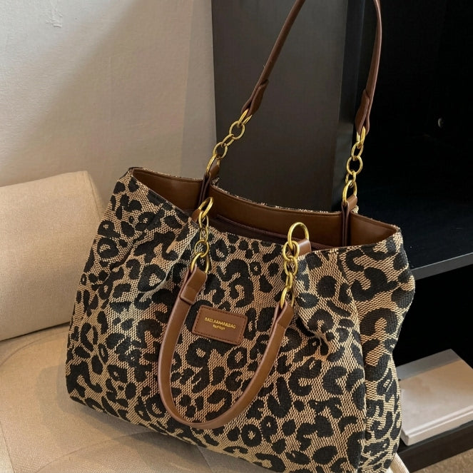 Everyday Leopard Printed Shoulder Bag