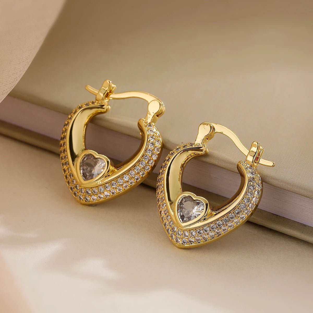 Glamorous Diamond Heart Earrings - Veinci