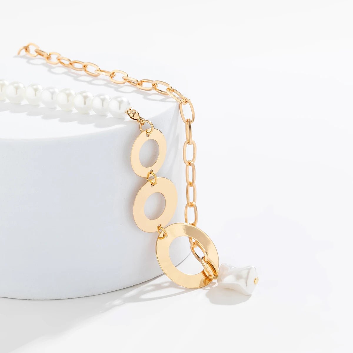 Pearl Hanging Paperclip Chain Necklace - Veinci