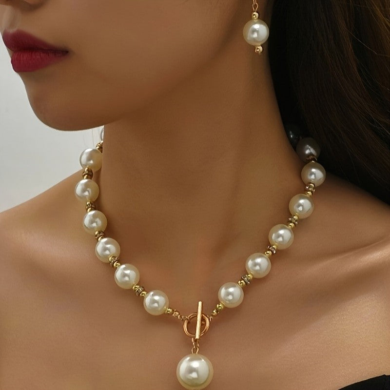 Classy Pearl OT Toggle Necklace Set