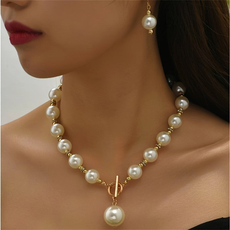 Classy Pearl OT Toggle Necklace Set