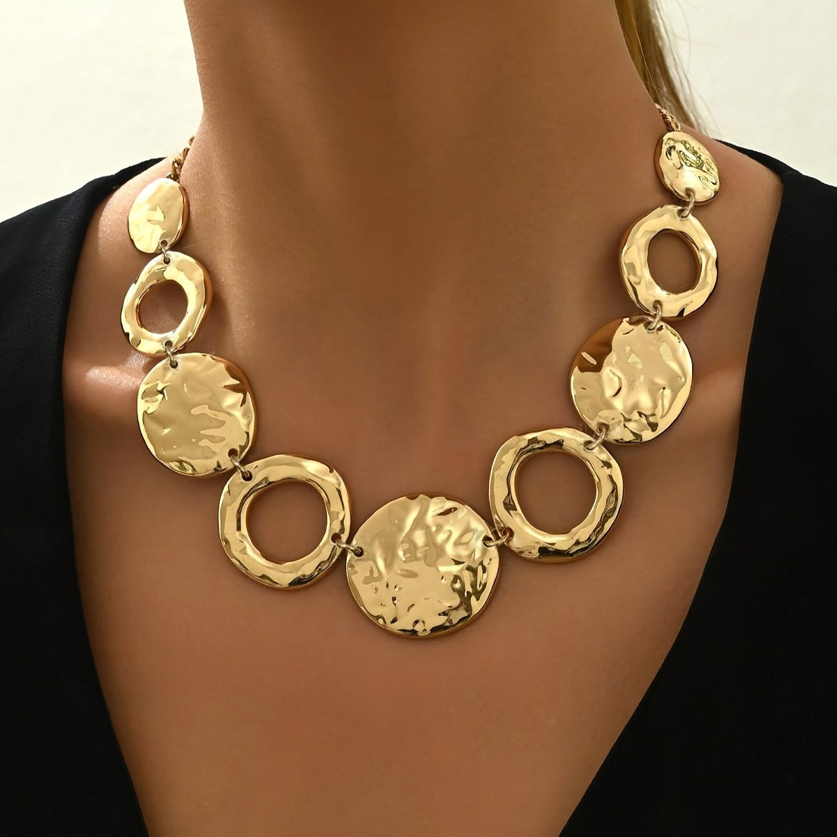 Elegant Hammered Geometric Collar Necklace