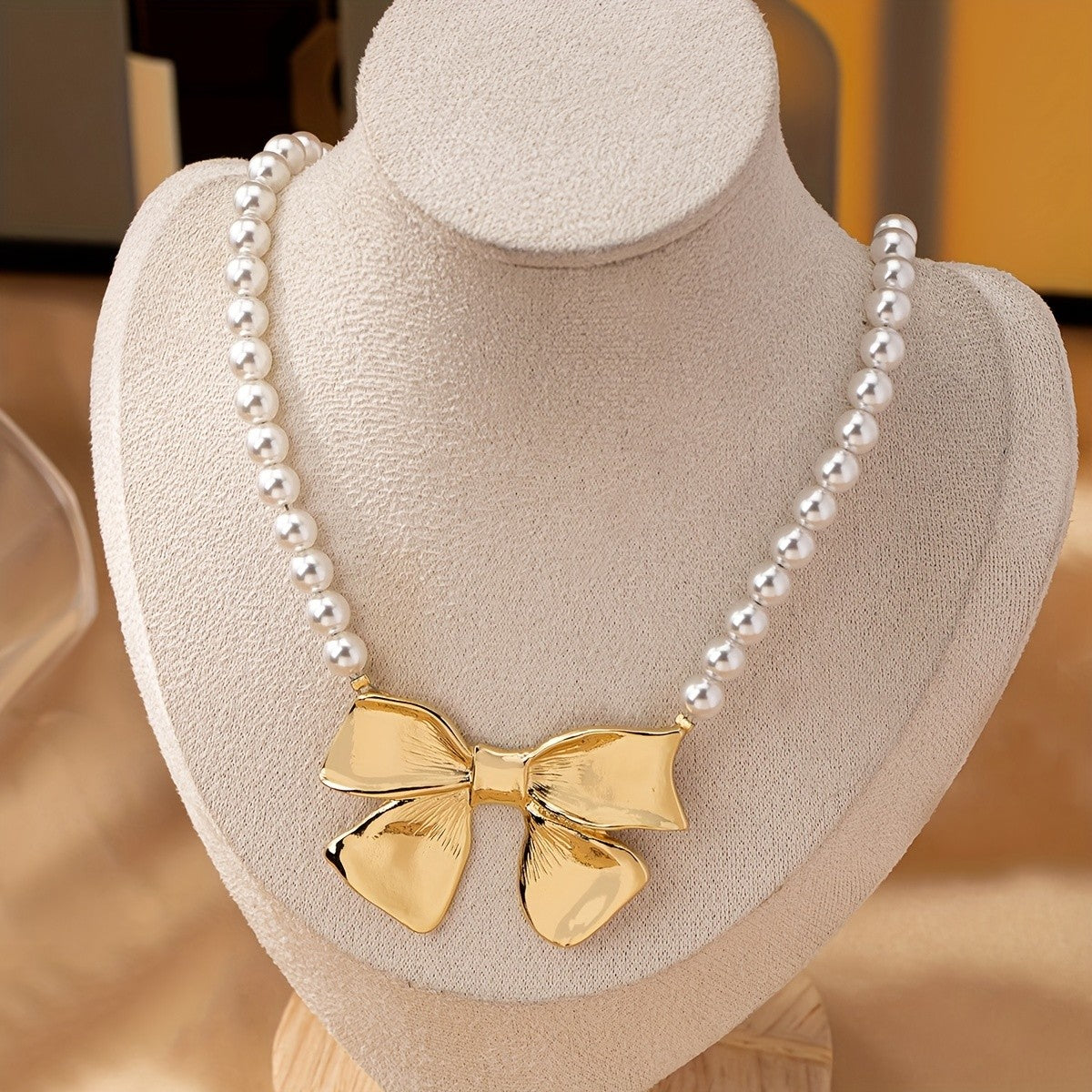 Elegant Faux Pearl Bow Necklace