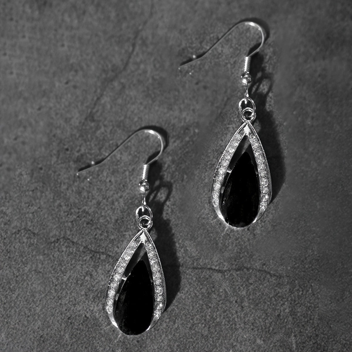 Romantic Red Teardrop Crystal Dangle Earrings