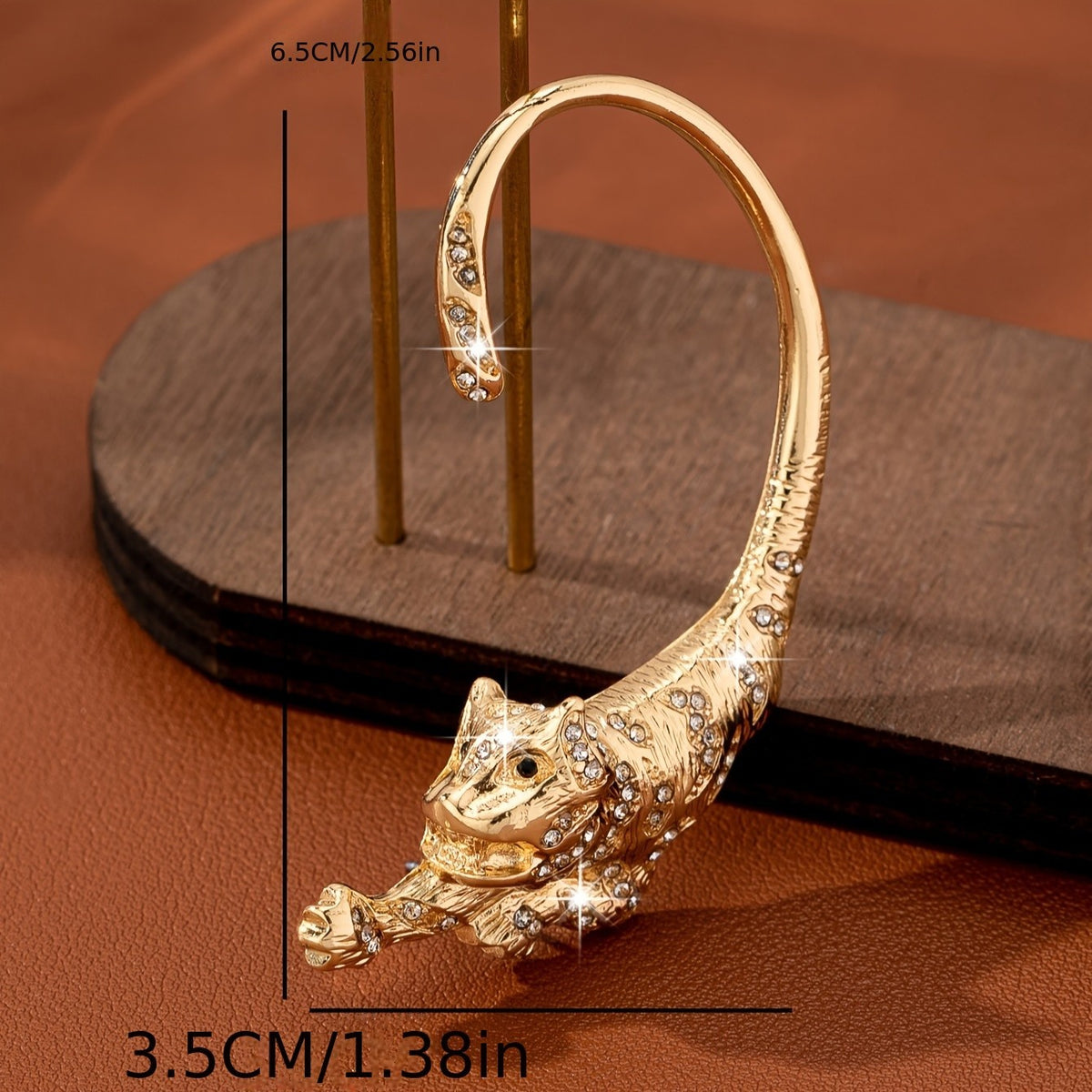 Classy 3D Leopard Ear Cuff