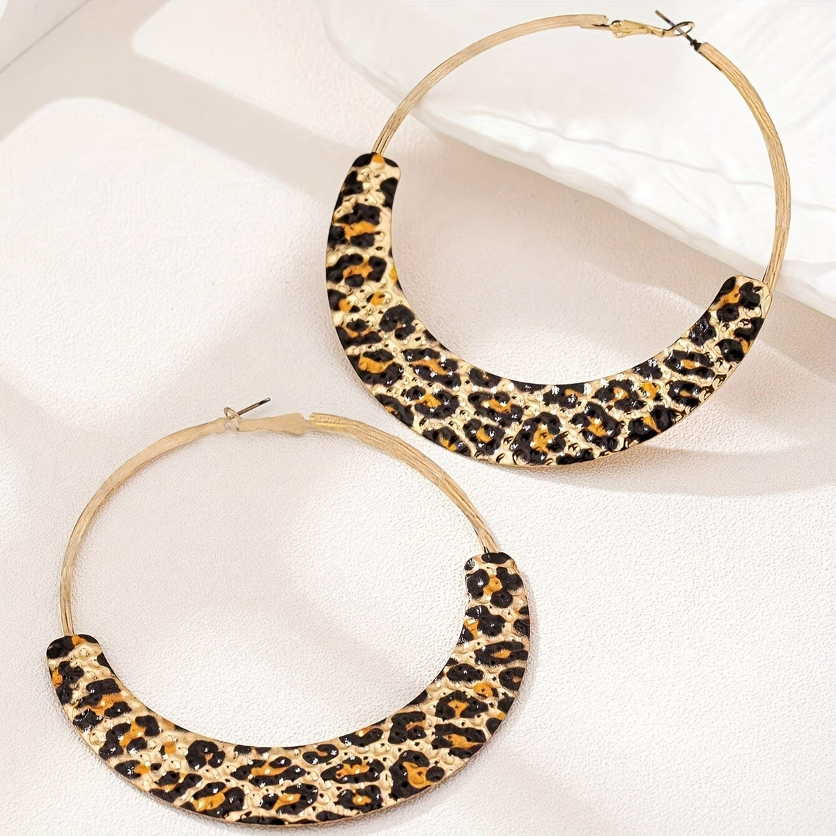Vintage Leopard Print Accent Hoop Earrings