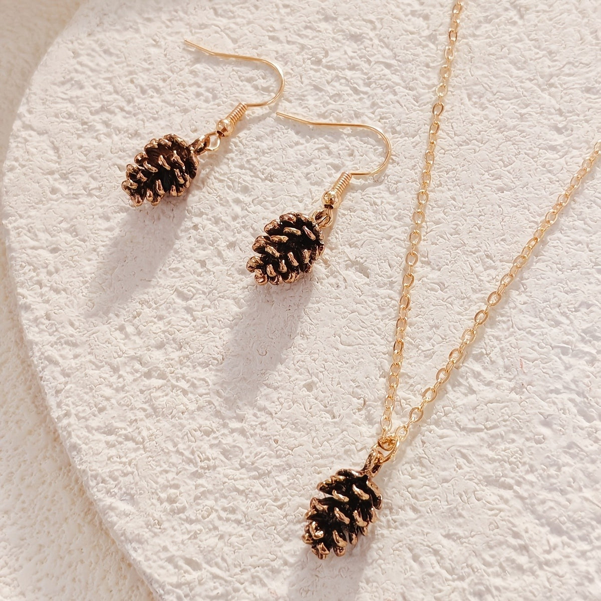 18k Vintage Pine Cone Necklace & Earring Set