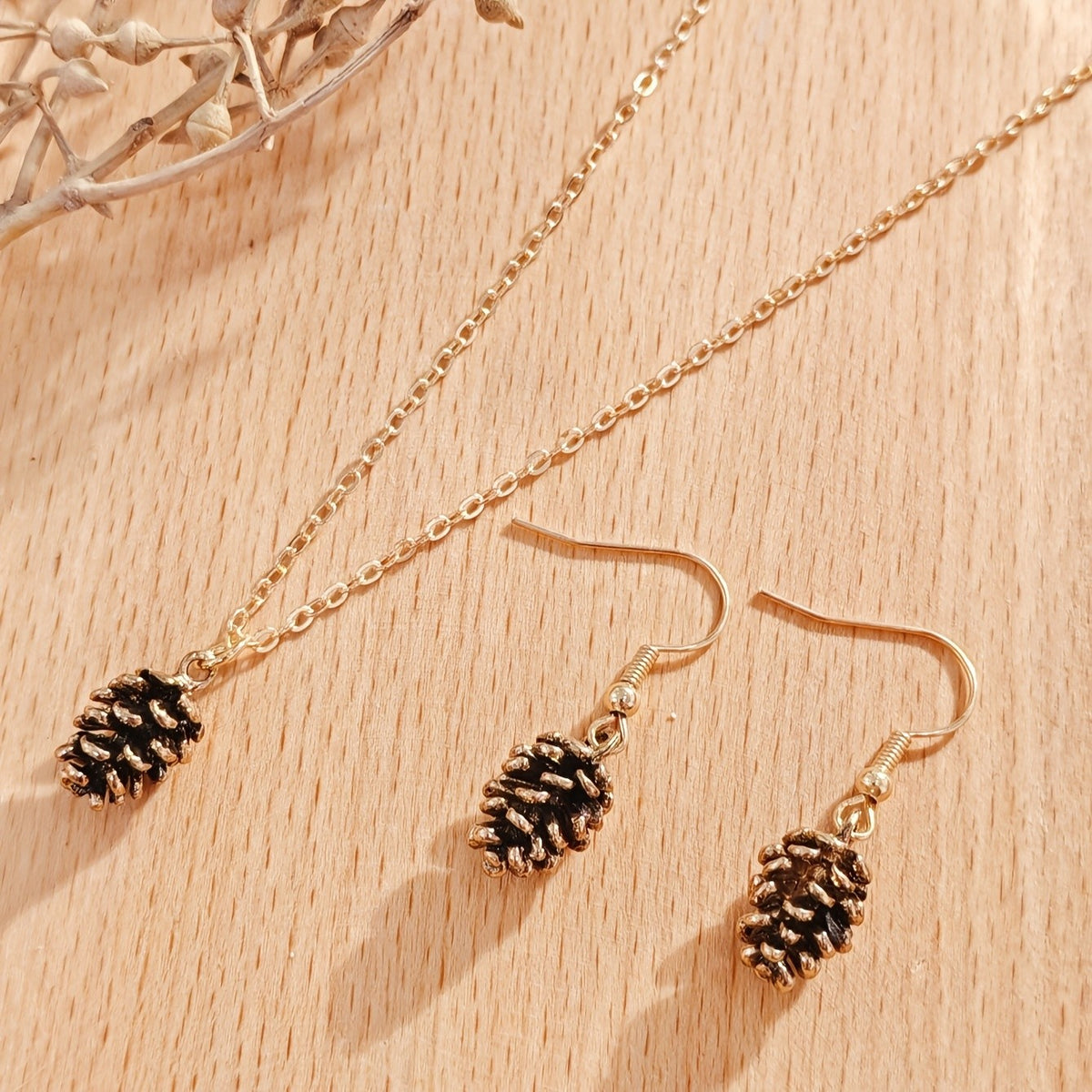 18k Vintage Pine Cone Necklace & Earring Set