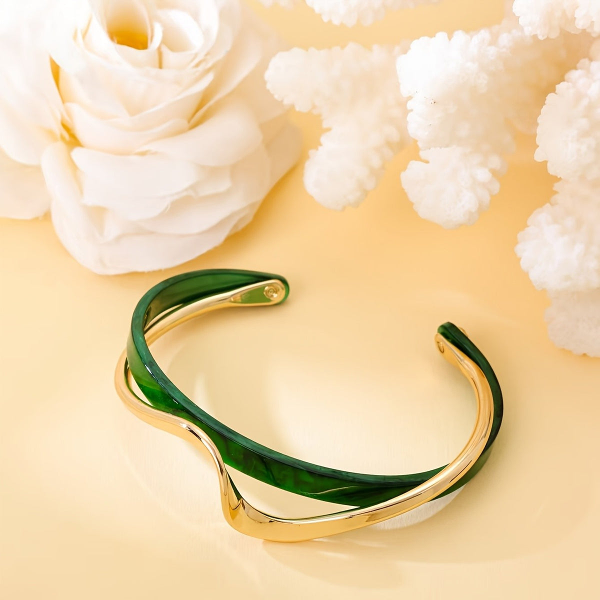 Elegant Green Acrylic Curve Bangle