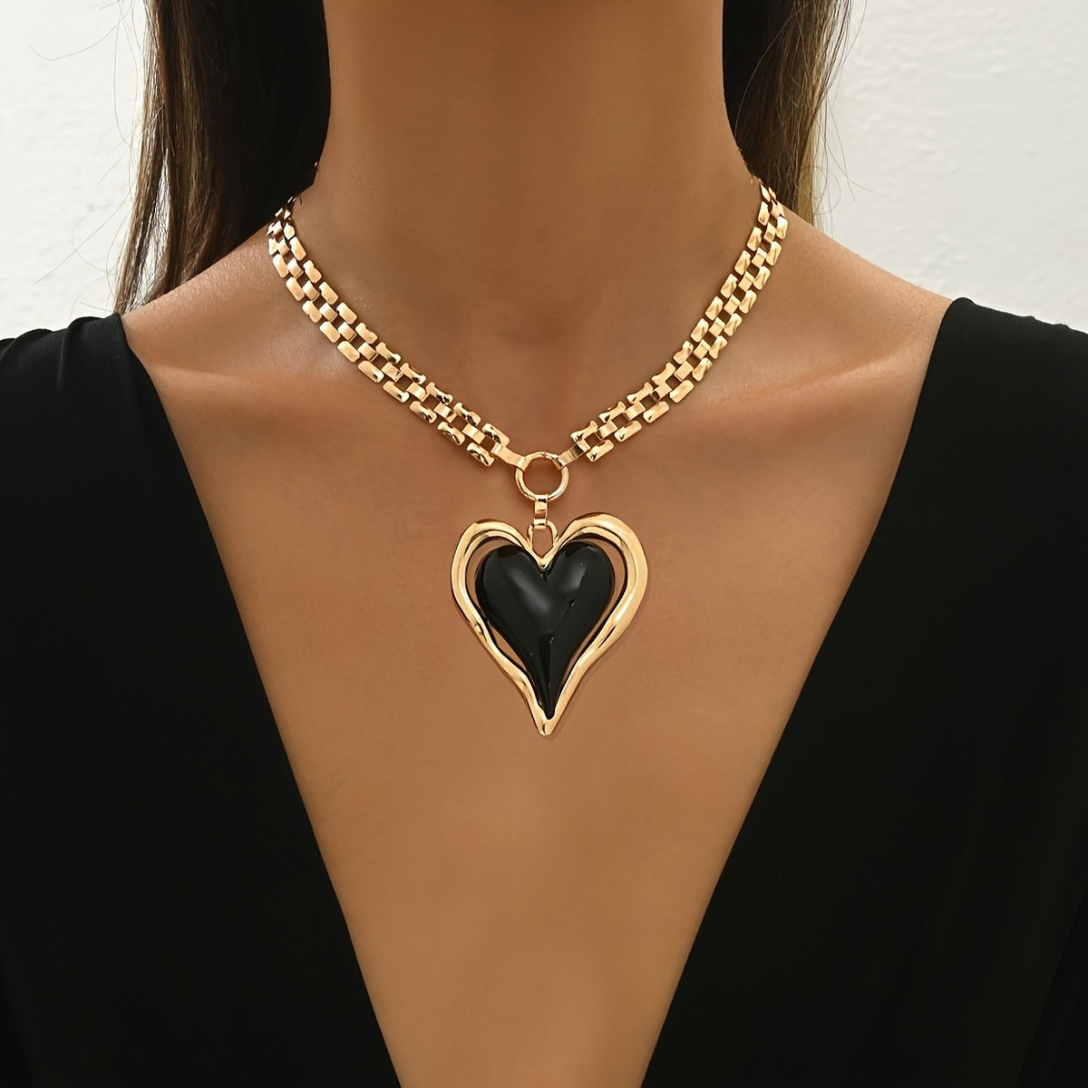 Classy Black Heart Pendant Necklace