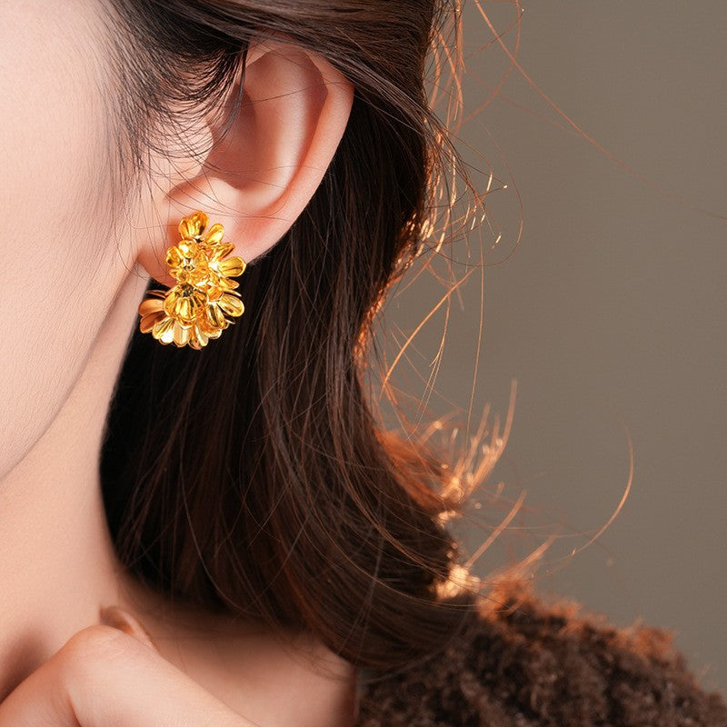 Elegant Vintage Floral Stud Earrings
