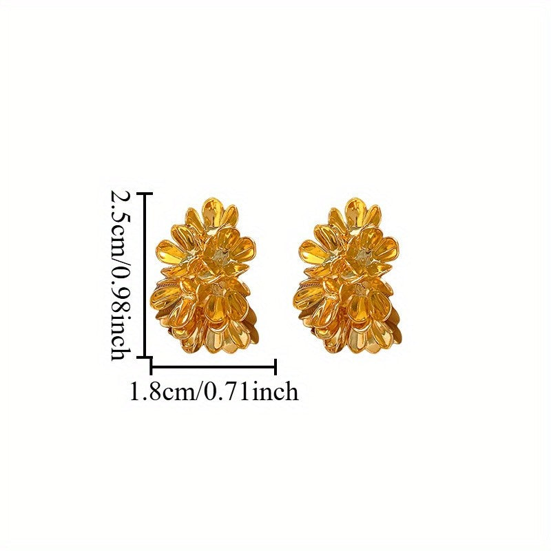 Elegant Vintage Floral Stud Earrings