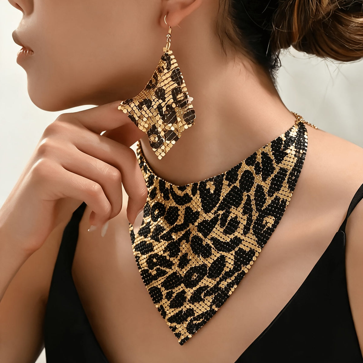 Classy Leopard Print Necklace Set