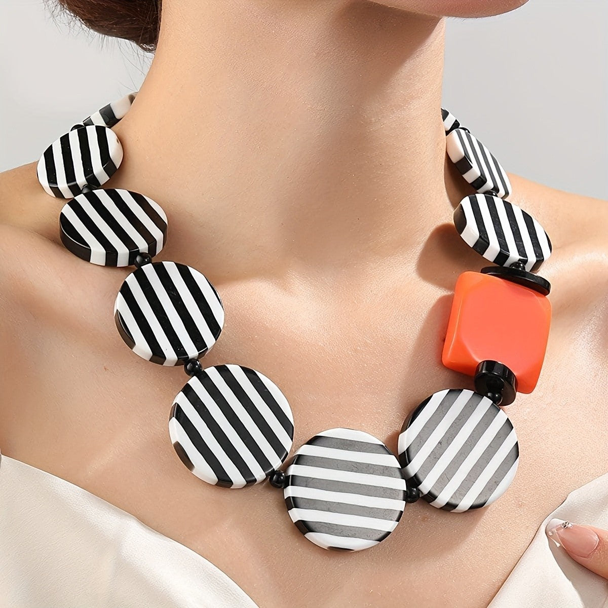 Elegant Striped Resin Statement Necklace