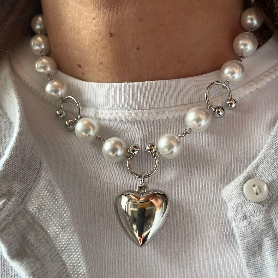 Dainty Faux Pearl Heart Choker Necklace