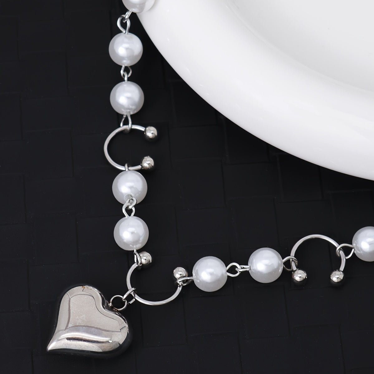 Dainty Faux Pearl Heart Choker Necklace