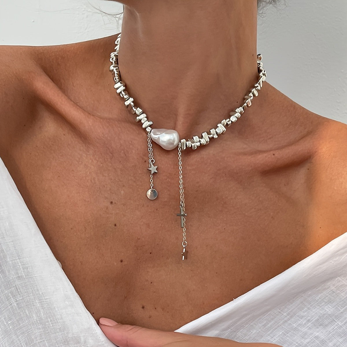 Dainty Faux Pearl Tassel Choker Necklace