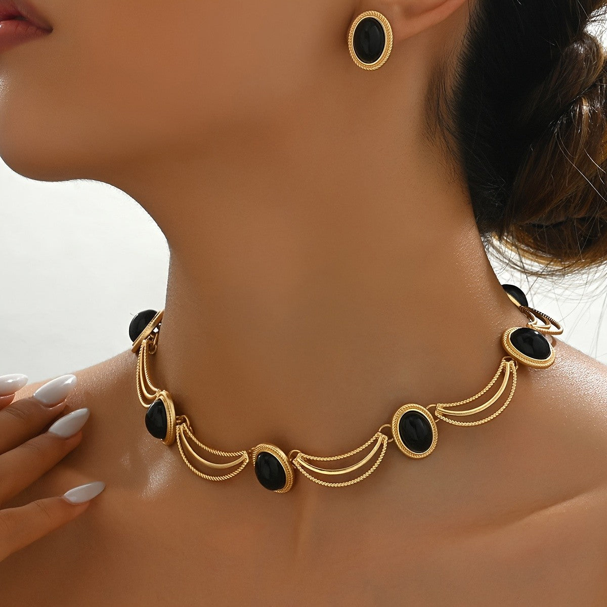 Elegant Black Oval Necklace and Earring Set