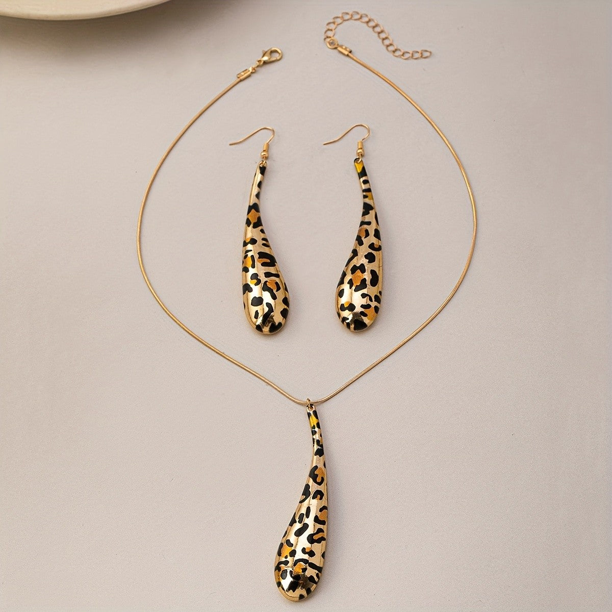 Classy Leopard Print Drop Set