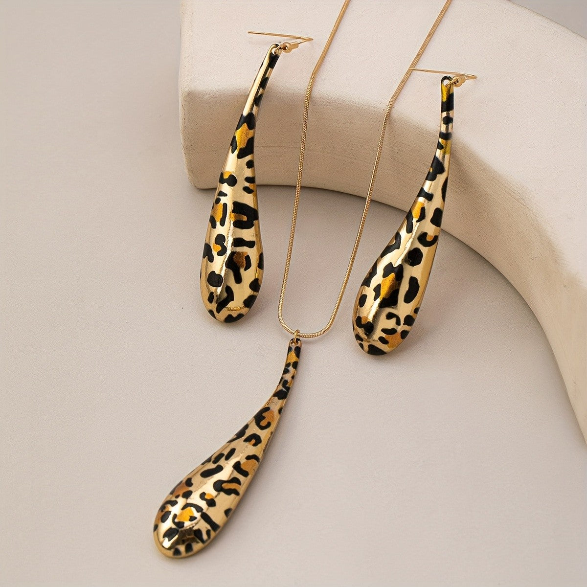 Classy Leopard Print Drop Set