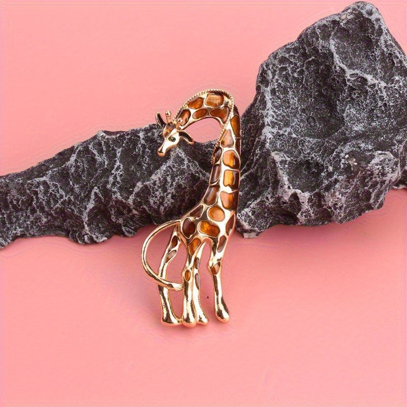 Elegant Vintage Giraffe Brooch
