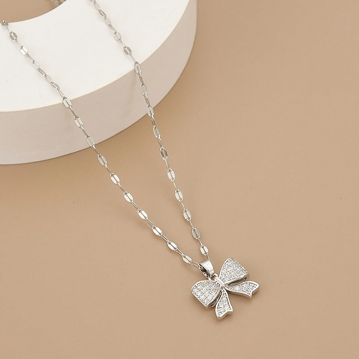 18k Elegant Zircon Bow Necklace
