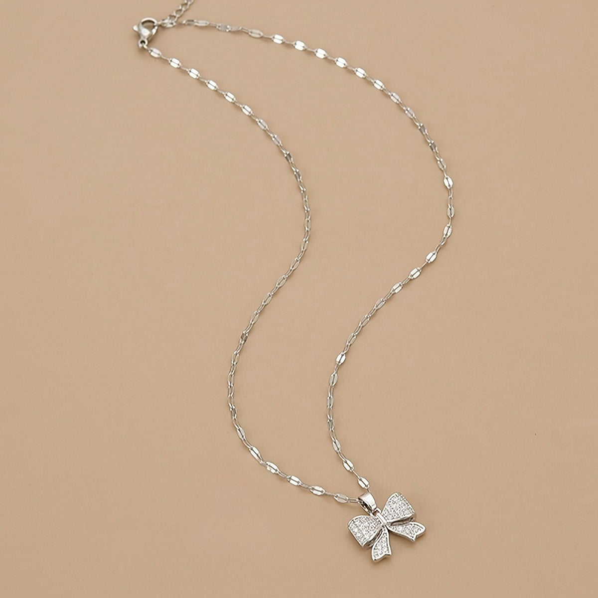 18k Elegant Zircon Bow Necklace