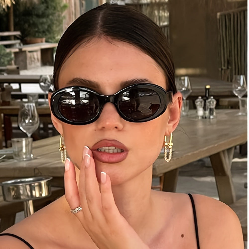 Classy Retro Oval Sunglasses