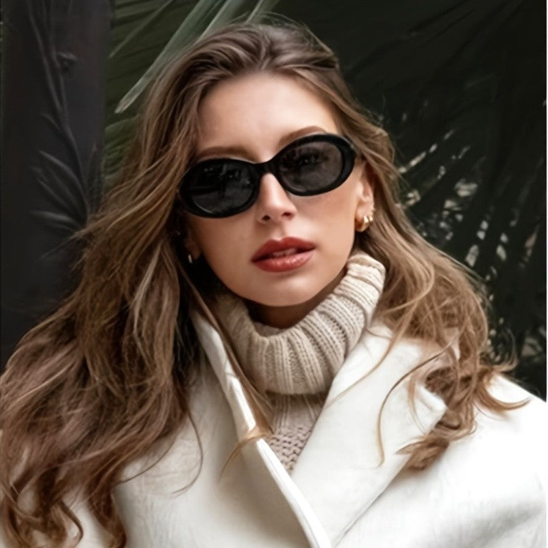 Classy Retro Oval Sunglasses