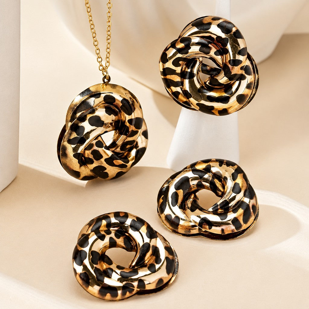 Classy Leopard Print Pendant Set