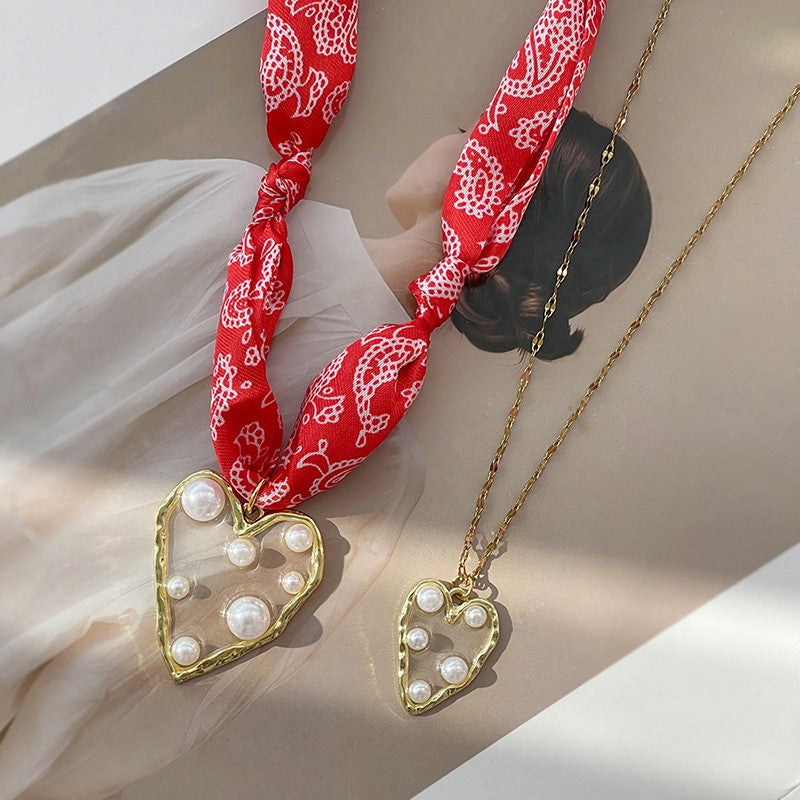 18k Romantic Resin Heart Scarf Necklace