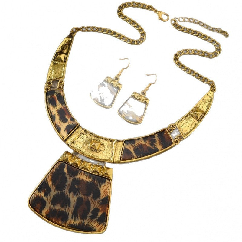 Classy Leopard Print Necklace & Earring Set
