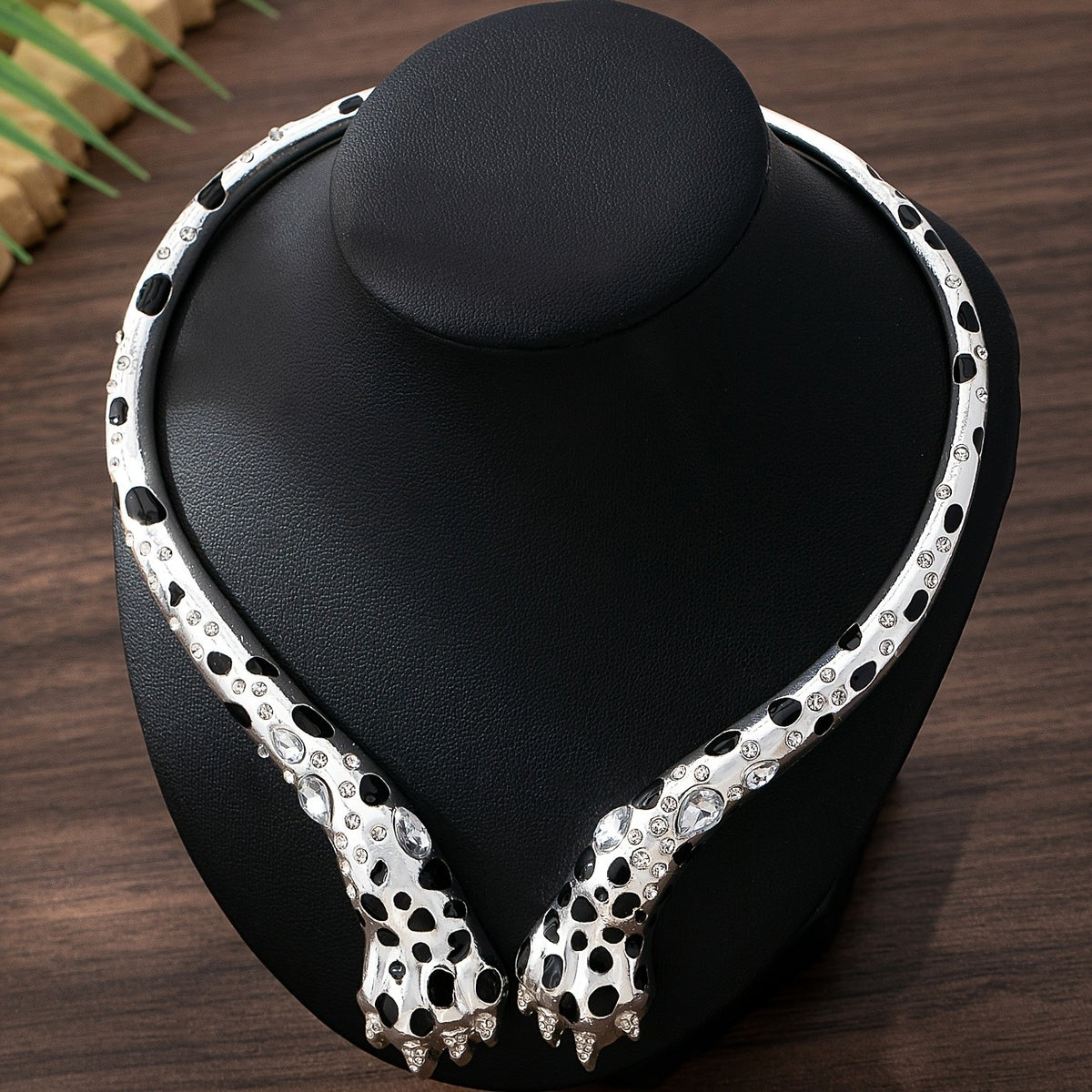 Vintage Leopard Claw Choker Necklace