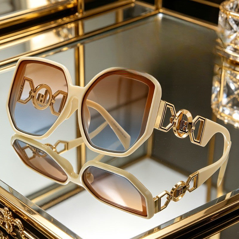 Classy Geometric Link Square Sunglasses